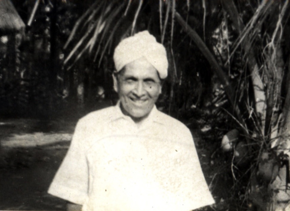 Subraya Bhat Pallathadka, fondly called by students “Muddu Mashtru” (Dear Teacher)